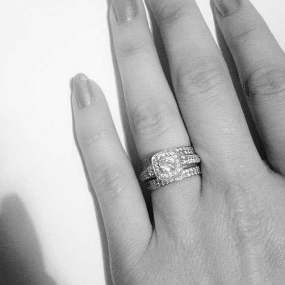 • the three-band engagement ring - Picture 6 of 7